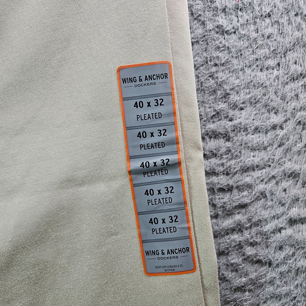 NWT Dockers Chino Pants Men 40 x 32 Wing & Anchor Pleated Front Beige